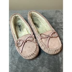 Women’s Minnetonka Cally Slipper Size 10 Pink Suede